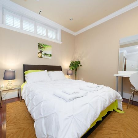 Oakridge Luxury Homestay Ванкувер Экстерьер фото