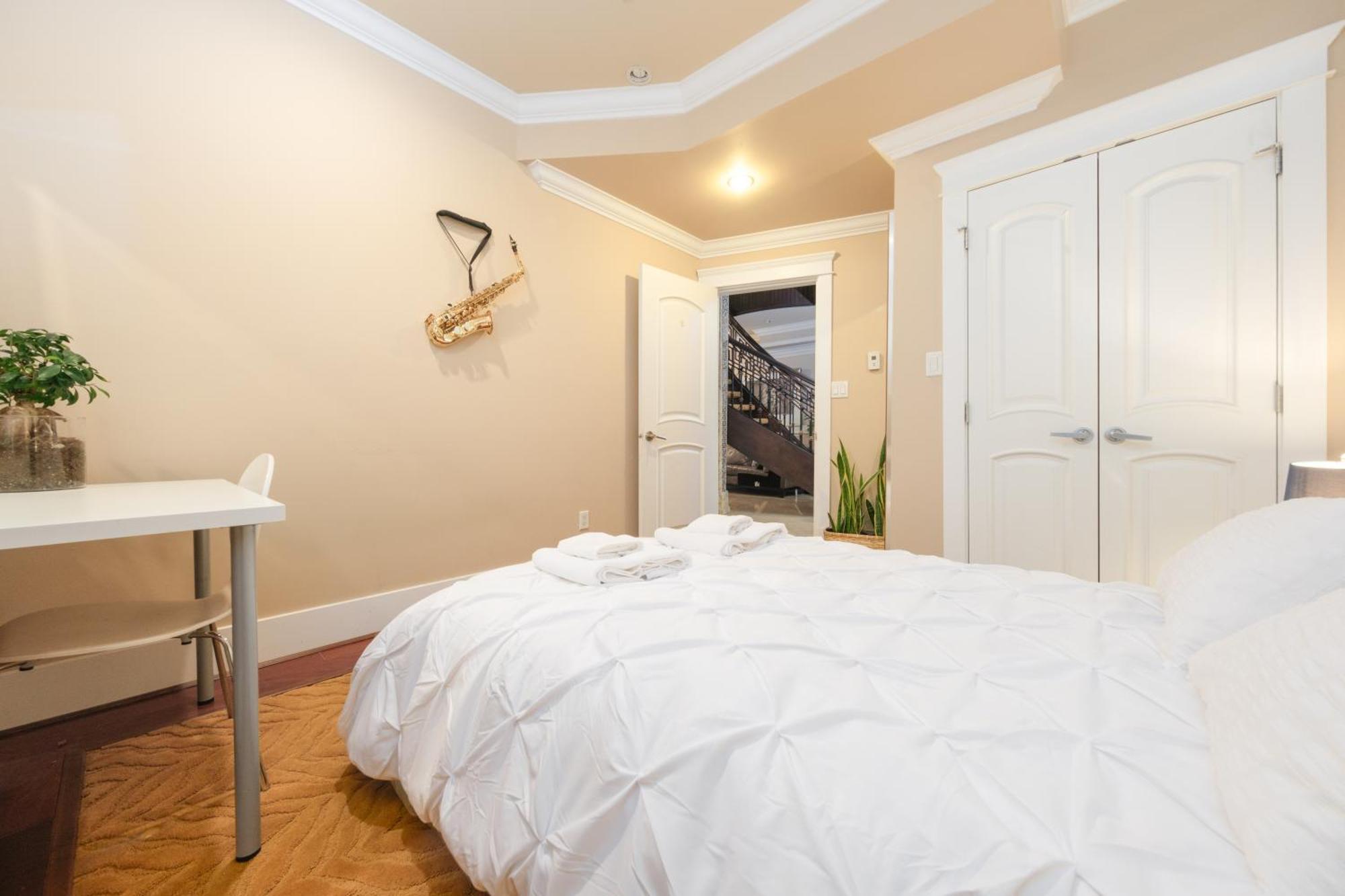 Oakridge Luxury Homestay Ванкувер Экстерьер фото