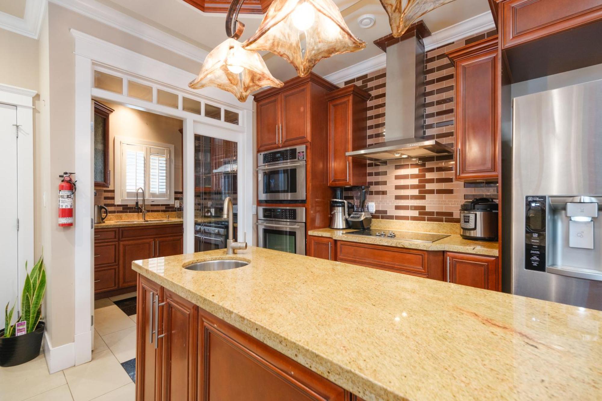 Oakridge Luxury Homestay Ванкувер Экстерьер фото